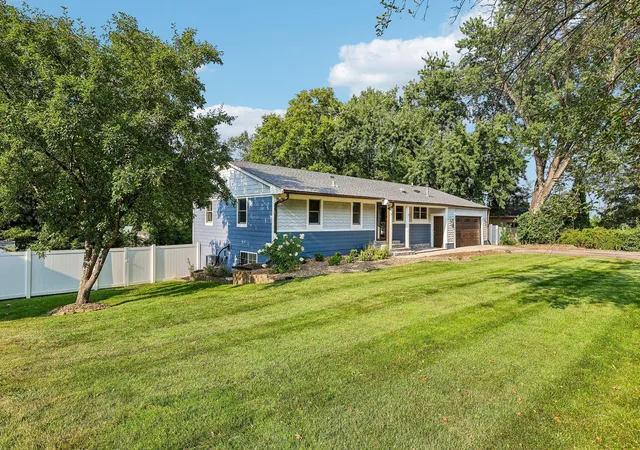 Photo 2 of Sale Pending at 19112 Townline Rd, Minnetonka, MN 55345 | MLS# 7125179 | Listing updated on 2026-08-22