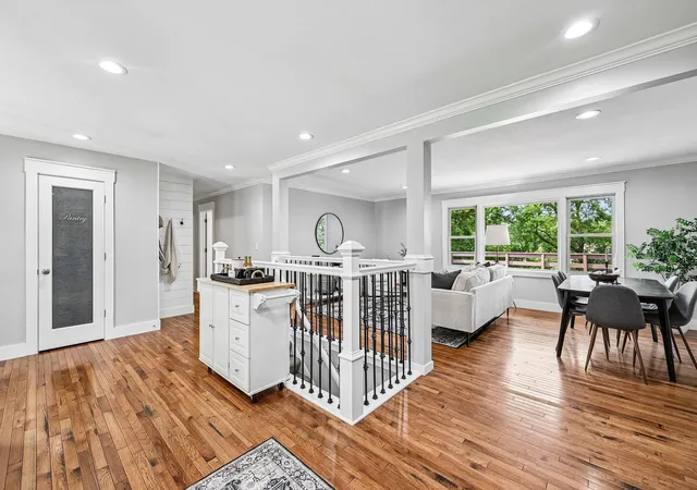Photo 3 of Sale Pending at 19112 Townline Rd, Minnetonka, MN 55345 | MLS# 7125179 | Listing updated on 2026-08-22