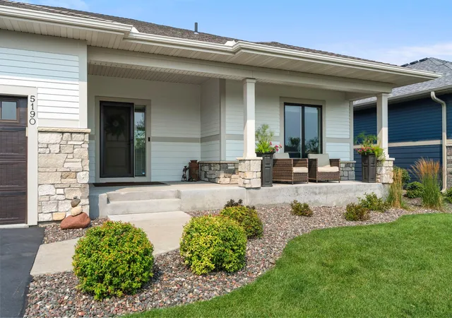 2nd image of 5190 Sundial Ln, Saint Paul, MN 55129 | MLS# 7125185