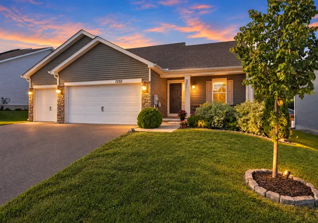 Photo 1 of Single family home for sale at 7737 205th St W, Lakeville, MN 55044 | MLS# 7125189 | Listing updated on 2026-10-05