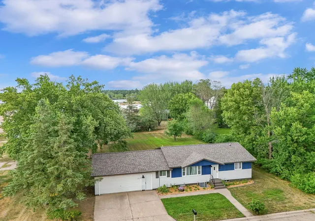 Photo 3 of Single family home for sale at 452 4th Street Nw, Perham, MN 56573 | MLS# 7125201 | Listing updated on 2026-10-06
