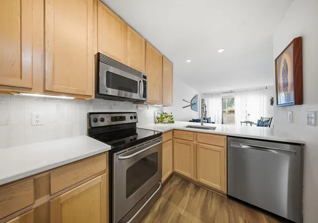 Photo 3 of Condo for sale at 48 Groveland Ter #B204, Minneapolis, MN 55403 | MLS# 7125203 | Listing updated on 2026-09-02