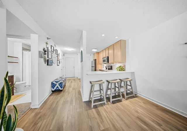 Photo 3 of Condo for sale at 48 Groveland Ter #B204, Minneapolis, MN 55403 | MLS# 7125203 | Listing updated on 2026-09-02