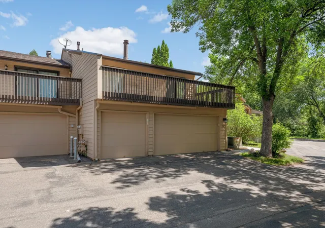 Photo 2 of Sale Pending at 132 W Eagle Lake Dr, Maple Grove, MN 55369 | MLS# 7125222 | Listing updated on 2026-09-02