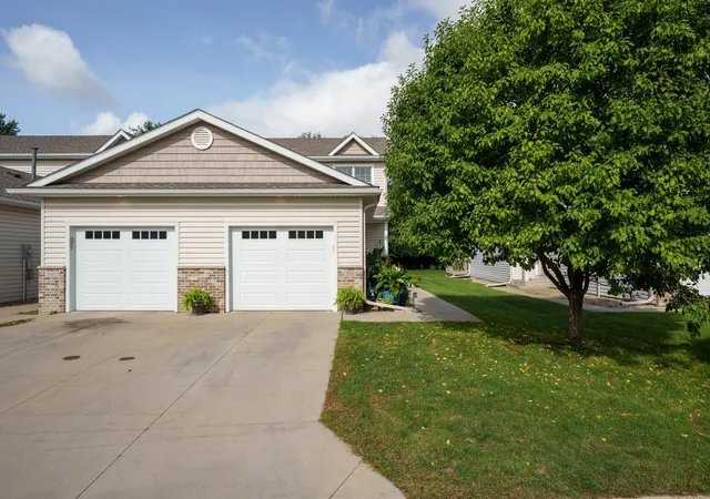 Photo 1 of Single family home for sale at 3049 Venice Ln Nw, Rochester, MN 55901 | MLS# 7125228 | Listing updated on 2026-09-17