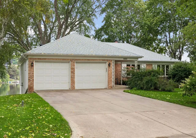 Photo 4 of Sale Pending at 4900 Killarney Dr, Minneapolis, MN 55422 | MLS# 7125235 | Listing updated on 2026-10-06