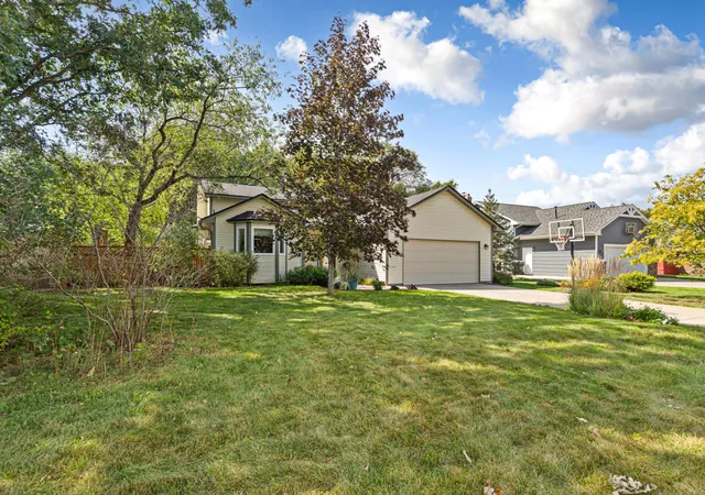 Photo 3 of Sale Pending at 11770 Redwood St Nw, Minneapolis, MN 55448 | MLS# 7125245 | Listing updated on 2026-09-23