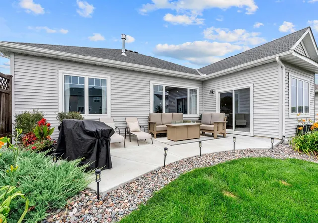 image of 8025 Walnut Ln, Hamel, MN 55340 | MLS# 7125258