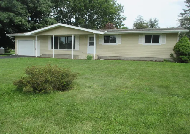 3rd image of 1390 6Th Ave, Baldwin, WI 54002 | MLS# 7125265