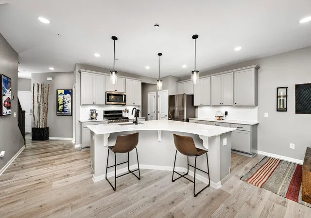 3rd image of 4864 Avery Ct, Saint Paul, MN 55123 | MLS# 7125281