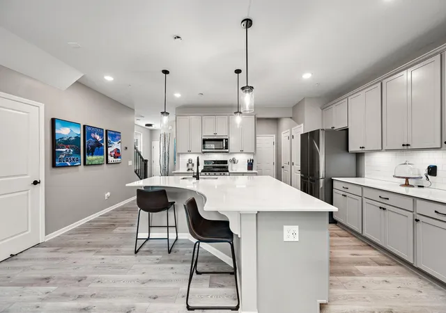 4th image of 4864 Avery Ct, Saint Paul, MN 55123 | MLS# 7125281