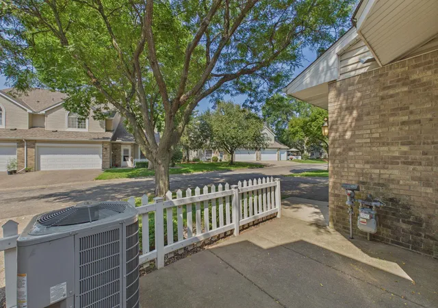 Photo 3 of Single family home for sale at 1744 Maple Ct, Saint Paul, MN 55113 | MLS# 7125290 | Listing updated on 2026-09-03