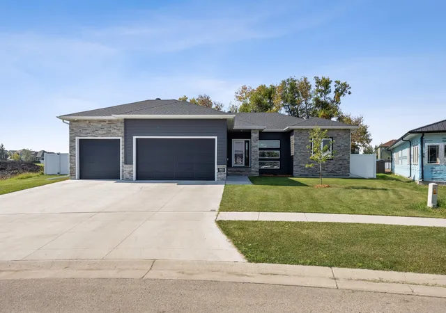4th image of 5881 31St St S, Fargo, ND 58104 | MLS# 7125315