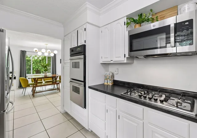 Photo 3 of Single family home for sale at 17901 Covington Rd, Minnetonka, MN 55345 | MLS# 7125319 | Listing updated on 2026-09-14