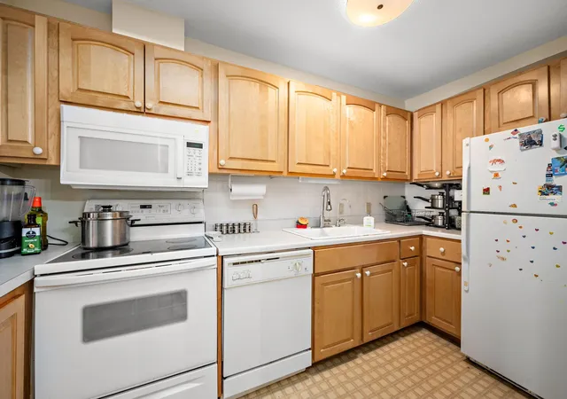 Listing Photo 4 - Condo for sale in building located at 10211 Cedar Lake Rd, Minnetonka, MN 55305 - Unit #204