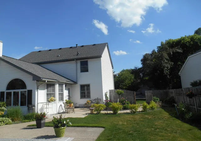 Photo 5 of Sale Pending at 4013 Stonebridge Dr S, Saint Paul, MN 55123 | MLS# 7125342 | Listing updated on 2026-08-12