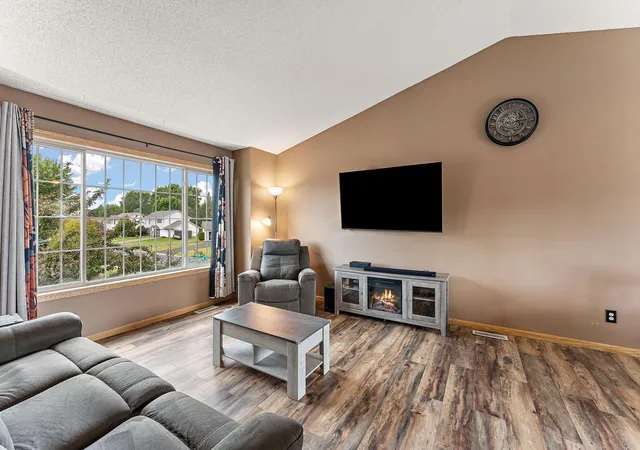 image of 1300 Brookhaven Dr, Hammond, WI 54015 | MLS# 7125343