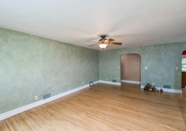 Photo 3 of Sale Pending at 113 Hazel St, Mankato, MN 56001 | MLS# 7125344 | Listing updated on 2026-09-28