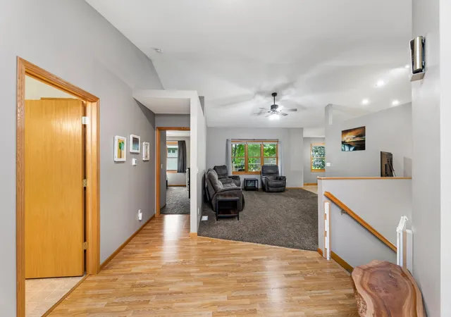 Photo 3 of Sale Pending at 909 Jonathan Ln, La Crescent, MN 55947 | MLS# 7125361 | Listing updated on 2026-08-17