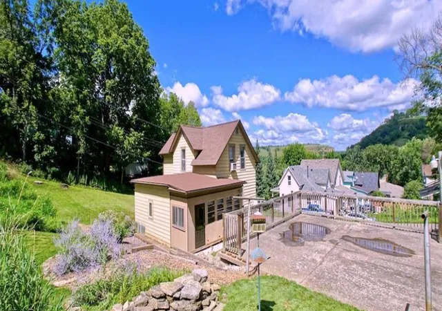 2nd image of 543 10th St, Red Wing, MN 55066 | MLS# 7125369