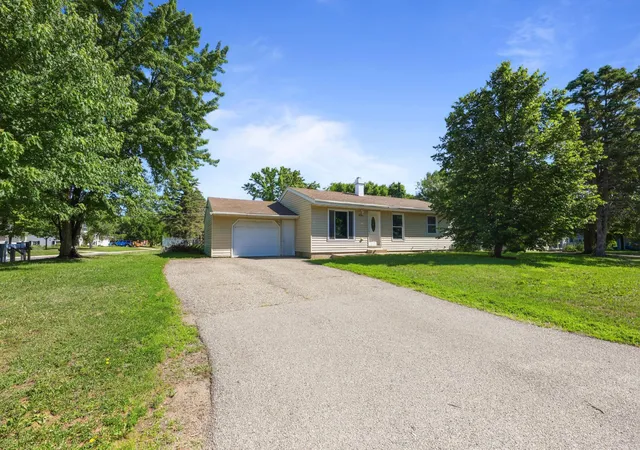 2nd image of 421 W Ash St, Saint Joseph, MN 56374 | MLS# 7125399
