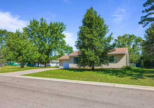 4th image of 421 W Ash St, Saint Joseph, MN 56374 | MLS# 7125399