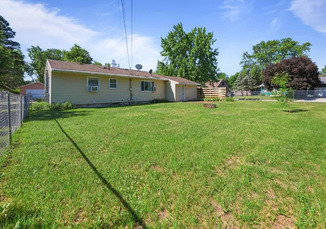 5th image of 421 W Ash St, Saint Joseph, MN 56374 | MLS# 7125399
