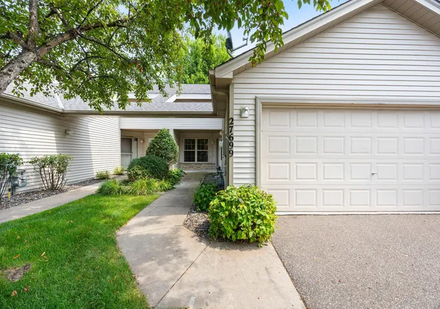 Photo 3 of Single family home for sale at 27699 Woodland Dr, Chisago City, MN 55013 | MLS# 7125402 | Listing updated on 2026-10-22