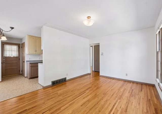 Photo 3 of House for sale at 1538-1540 Hartford Ave, Saint Paul, MN 55116 | MLS# 7125415 | Listing updated on 2026-10-07