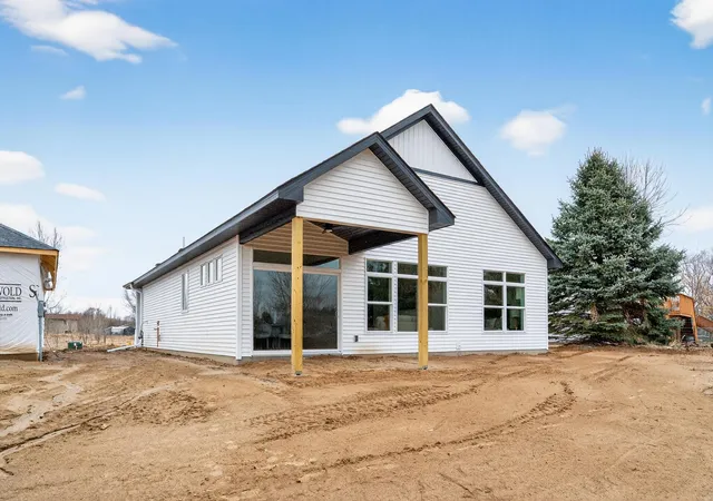 37th image of 1402 Jefferson St S, Cambridge, MN 55008 | MLS# 7125448