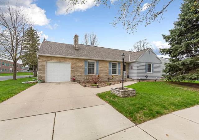 Single family home for sale at 302 W Douglas St, Arlington, MN 55307 | MLS# 7125455