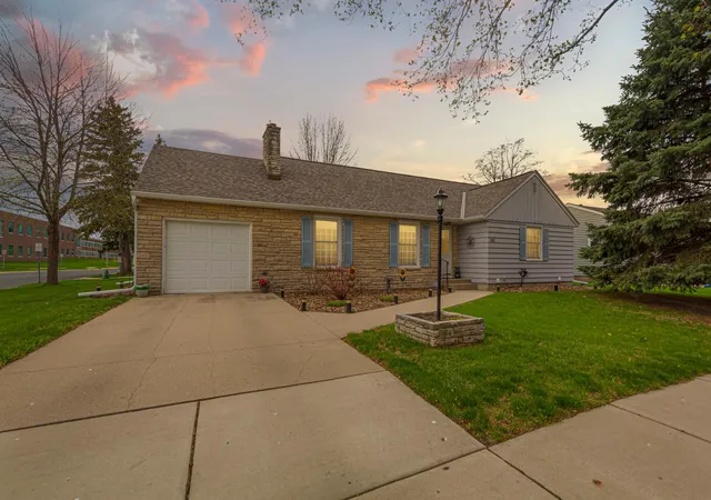 Photo 2 of Single family home for sale at 302 W Douglas St, Arlington, MN 55307 | MLS# 7125455 | Listing updated on 2026-08-12