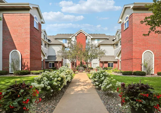 Photo 3 of Sale Pending at 7500 Edinborough Way #3106, Minneapolis, MN 55435 | MLS# 7125466 | Listing updated on 2026-09-12