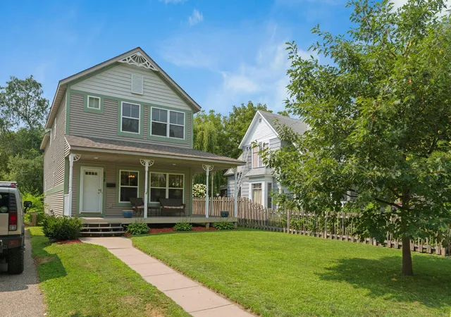 Photo 3 of Sale Pending at 658 4th Avenue Nw, Saint Paul, MN 55112 | MLS# 7125477 | Listing updated on 2026-09-02