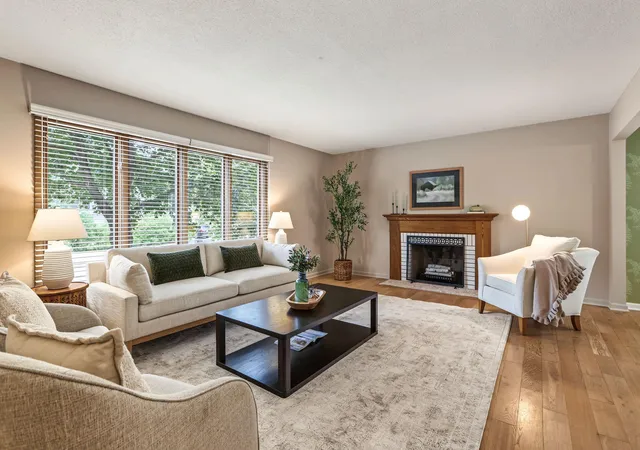 Photo 3 of Sale Pending at 10 Western Ter, Minneapolis, MN 55426 | MLS# 7125506 | Listing updated on 2026-09-19