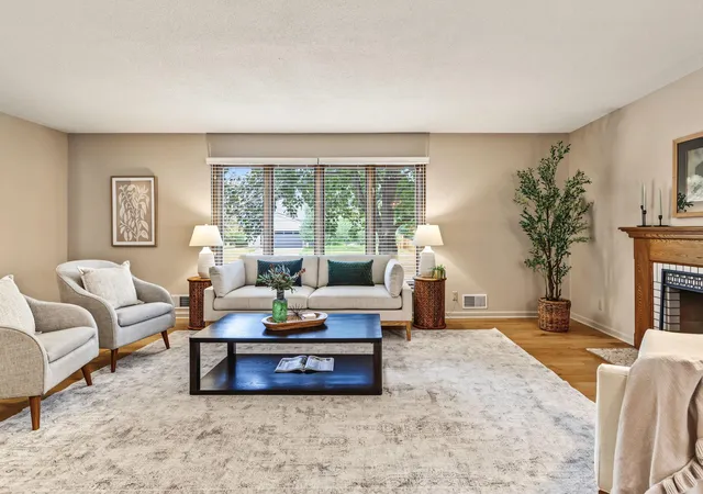Photo 4 of Sale Pending at 10 Western Ter, Minneapolis, MN 55426 | MLS# 7125506 | Listing updated on 2026-09-19