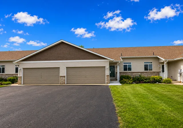 1st image of 233 Pine St, Cannon Falls, MN 55009 | MLS# 7125547