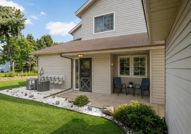 Photo 2 of Condo for sale at 4061 Maureen Dr Ne #106NE, Minneapolis, MN 55421 | MLS# 7125558 | Listing updated on 2026-09-16