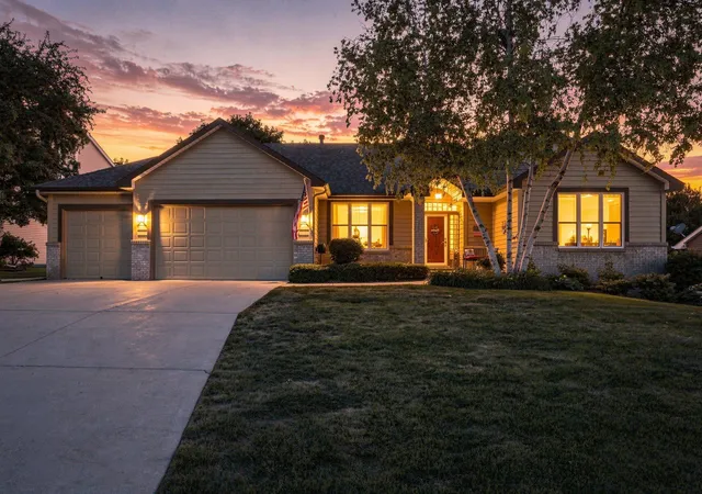 Photo 1 of Sale Pending at 10904 Chatham Ct S, Burnsville, MN 55337 | MLS# 7125578 | Listing updated on 2026-08-24