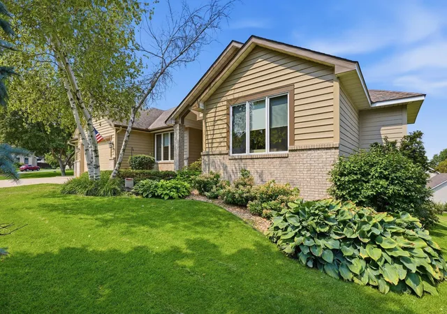 Photo 3 of Sale Pending at 10904 Chatham Ct S, Burnsville, MN 55337 | MLS# 7125578 | Listing updated on 2026-08-24