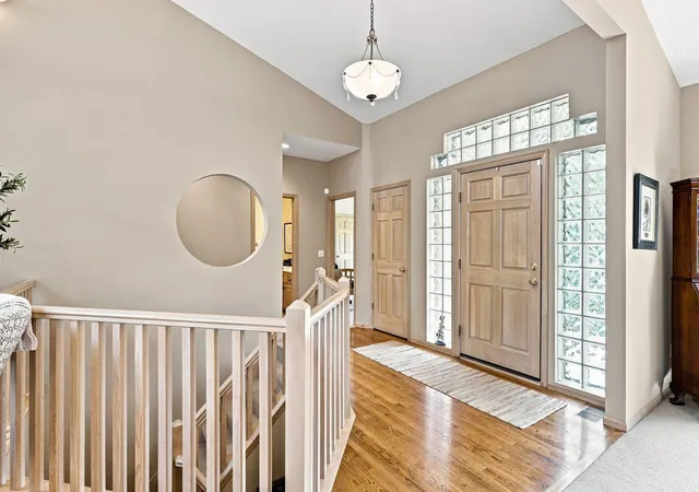 Photo 5 of Sale Pending at 10904 Chatham Ct S, Burnsville, MN 55337 | MLS# 7125578 | Listing updated on 2026-08-24