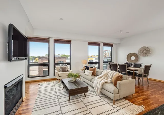 Listing Photo 3 - Condo for sale in building located at 4730 Park Commons Dr, St. Louis Park, MN 55416 - Unit #425