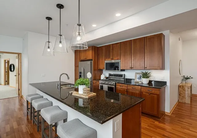 Listing Photo 5 - Condo for sale in building located at 4730 Park Commons Dr, St. Louis Park, MN 55416 - Unit #425