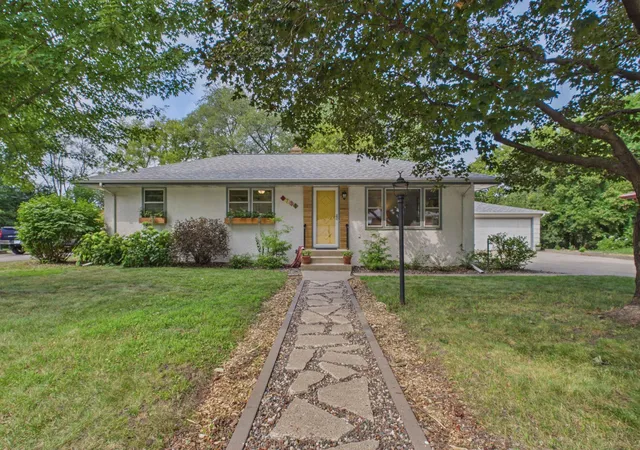 1st image of 1731 Galtier St, Saint Paul, MN 55113 | MLS# 7125587
