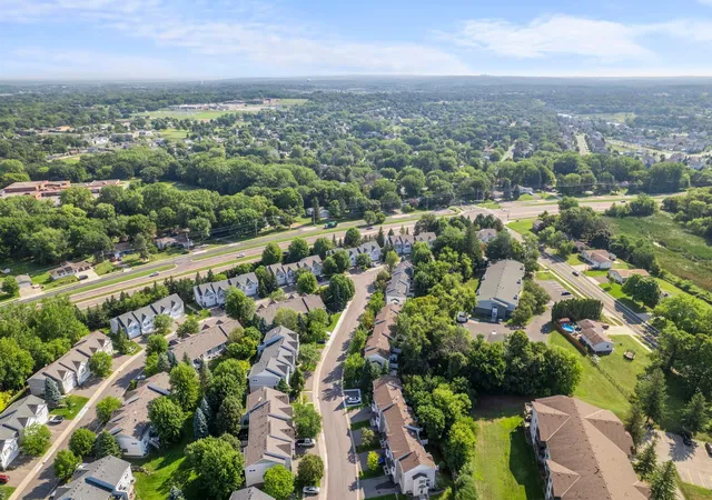 2nd image of 5038 Bluff Heights Trl Se, Prior Lake, MN 55372 | MLS# 7125594