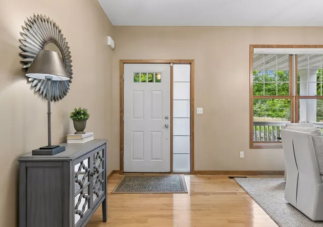 Photo 4 of Single family home for sale at 11455 Middleton Trl, Saint Paul, MN 55129 | MLS# 7125610 | Listing updated on 2026-09-19