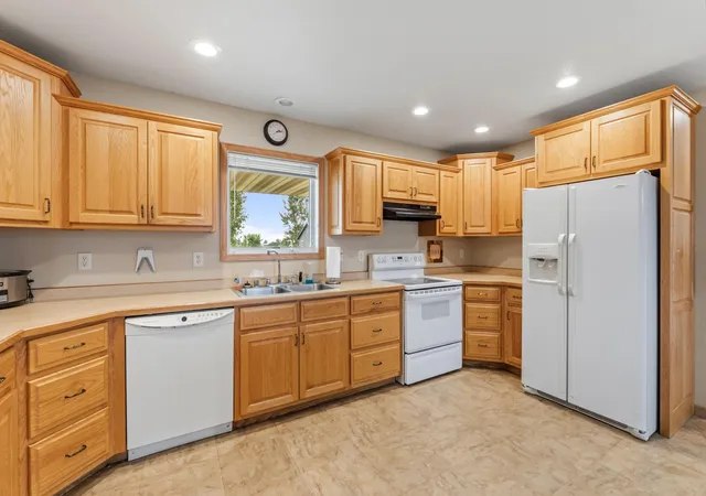 Single family home for sale at 900 Courtney Dr, Caledonia, MN 55921 | MLS# 7125624 | Listing updated on 2026-09-29
