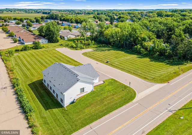 3rd image of 680 Heritage Ln, Hammond, WI 54015 | MLS# 7125634