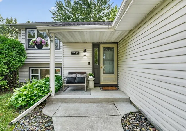 3rd image of 2635 Hydram Ave N, Saint Paul, MN 55128 | MLS# 7125646
