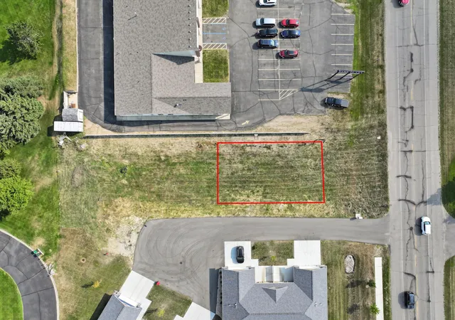 2nd image of 686 688 Voyager Dr, Alexandria, MN 56308 | MLS# 7125658